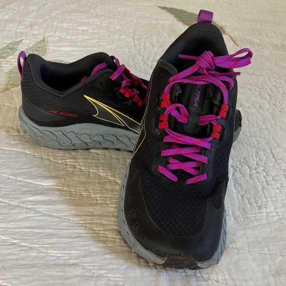 Altra Outroad Women's Navy and light blue sneakers - Picture 1 of 6